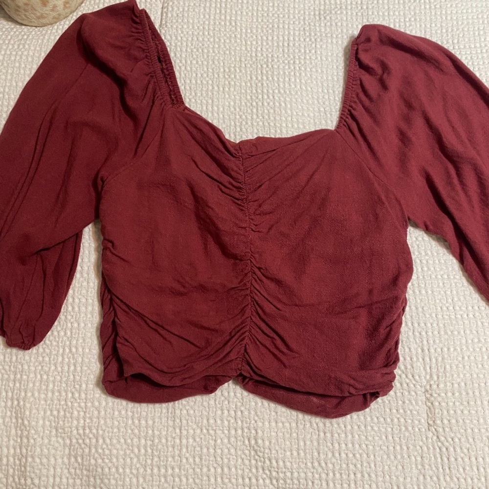 Size large. Mittoshop brand. Burgundy ruched top. - Picture 3 of 6